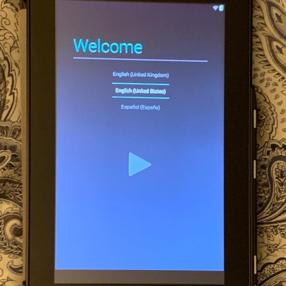 Acer Iconia OneTablet 7 Inch B1-730HD (8GB) Black With Case - Picture 6 of 9